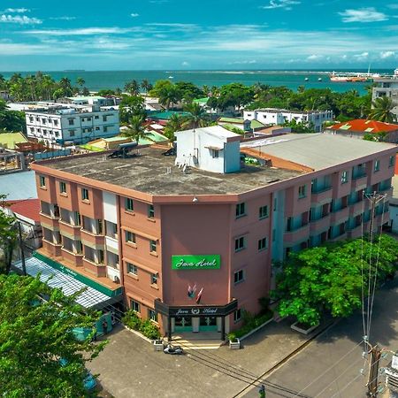 Java Hotel Toamasina Exterior foto